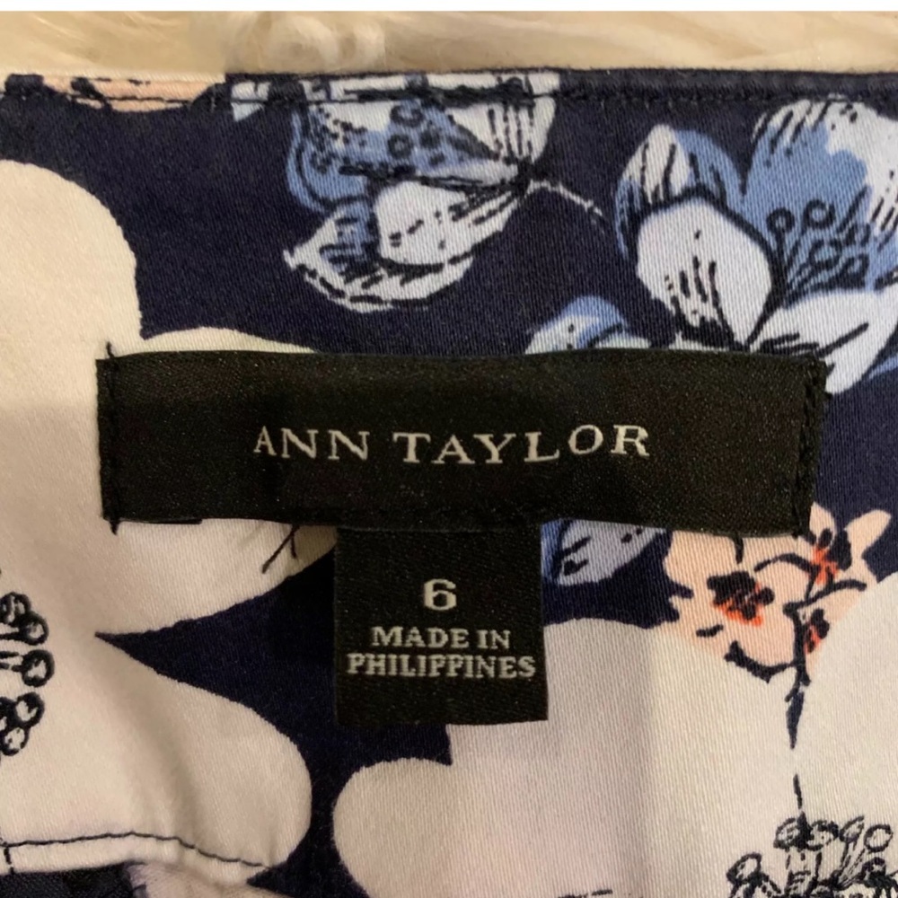 ANN TAYLOR Floral Skinny Crop Pants - Picture 3 of 3